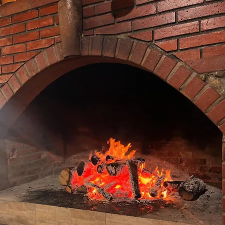 Πανσιόν I Restoran Ana