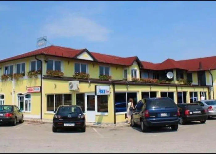 Gæstehus I Restoran Ana